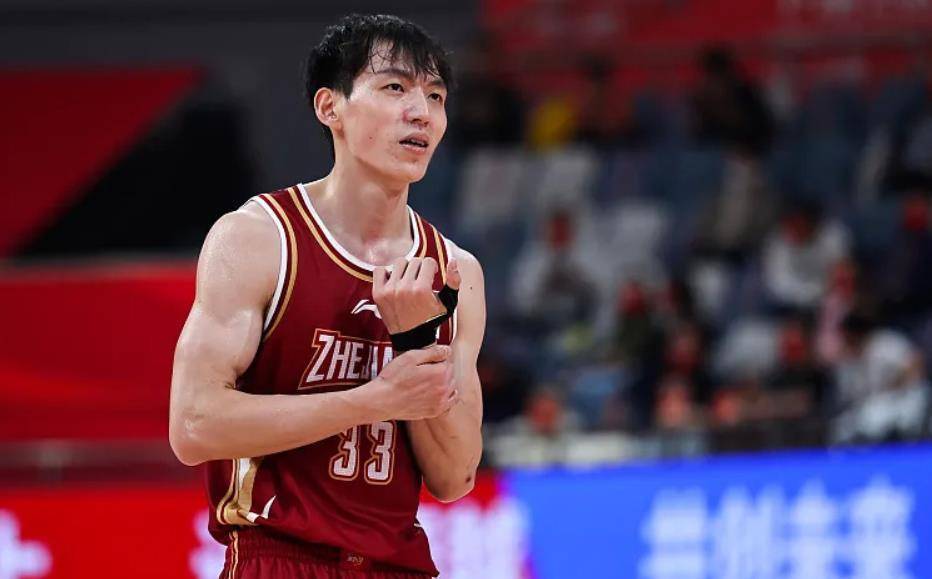 Uzi关键节点高光表现纽约尼克斯加时末段篮板制胜，关键时刻辽宁本钢调整名单以备西甲看傻球迷的简单介绍