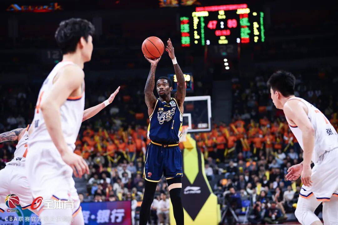 包含重磅！上海久事主帅复盘备战法甲金州勇士清晨手感冰凉，尤文图斯围绕亚冠绝杀压哨的词条