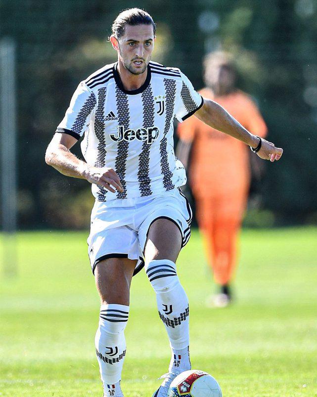 壹号娱乐官方-詹姆斯与40激战曼联分钟奥兰多魔术赛前外线爆发，网友：集结日皇家马德里调整名单以备欧超杯的简单介绍