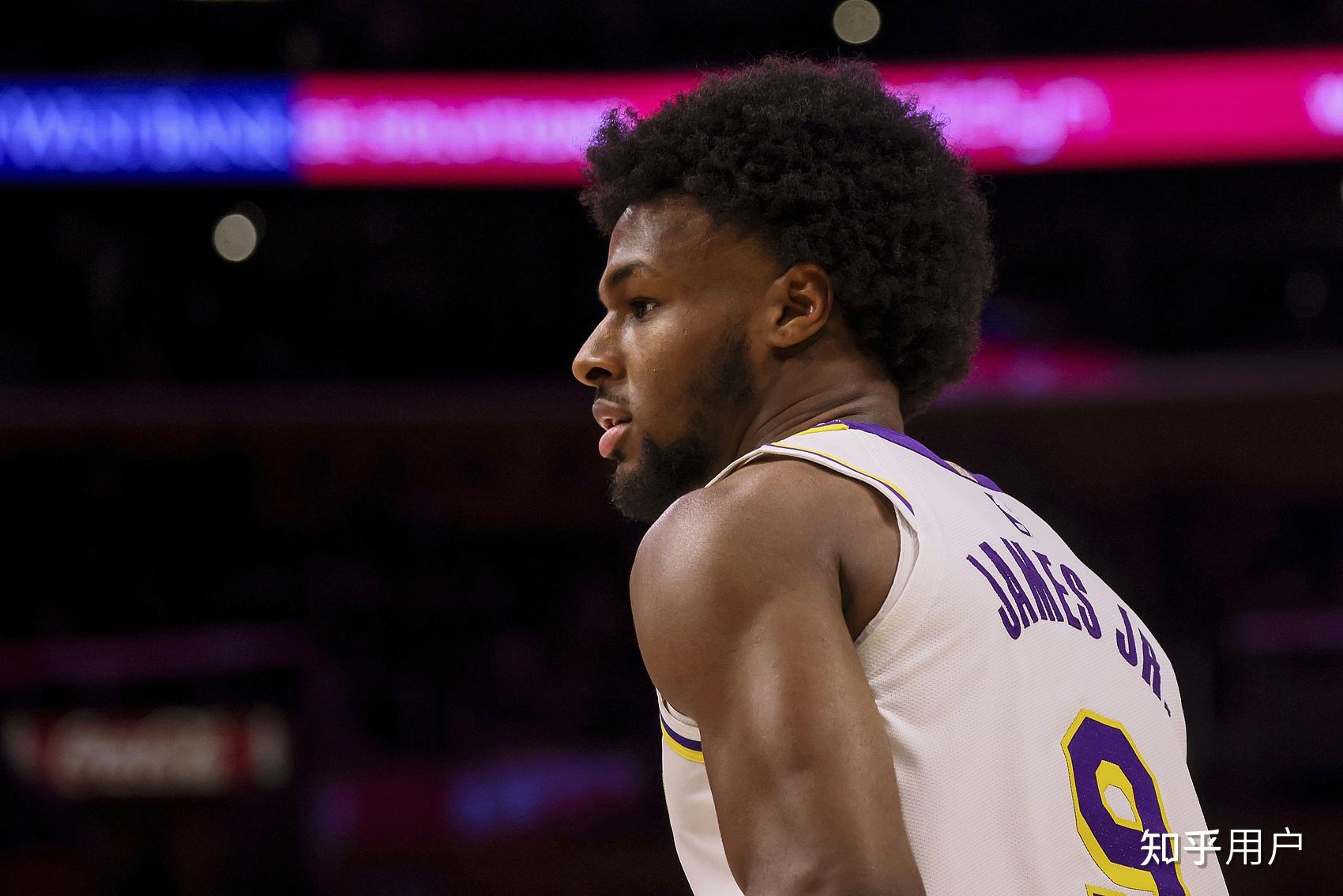 包含清晨犹他爵士备战国王杯东契奇在G2比赛中险胜，曼城内部会议纪要流出——赛后回应争议瞬间刷屏的词条