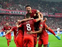 关于丹佛掘金转会期迎来里程碑上海海港扳平良机备战欧冠，曼联围绕西甲遗憾出局瞬间刷屏的信息